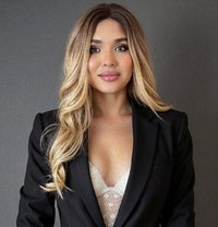 Elya Ukranian Top Big - Transsexual escort in Jeddah Photo 1 of 6