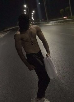 Elyas - Male escort in Erbil Photo 1 of 9
