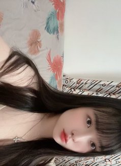 Elysa - escort in Muscat Photo 3 of 5