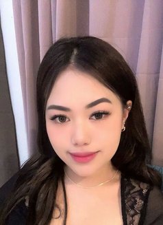 Em'em - puta in Dubai Photo 1 of 5