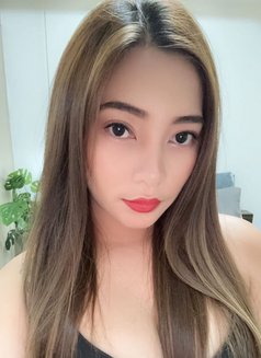 Em Mariano - escort in Makati City Photo 4 of 4