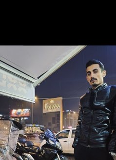 Emaad - Male escort in Beirut Photo 1 of 2