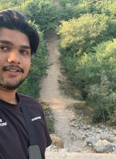 Emad Khan - Male escort in Islamabad Photo 2 of 3