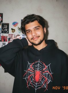 Emad Khan - Male escort in Islamabad Photo 3 of 3