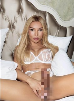 Emanuella Russian hot top - Transsexual escort in Al Manama Photo 8 of 8