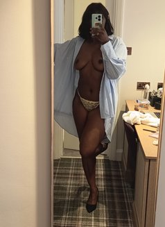 Ember Summers - escort in Dubai Photo 12 of 13