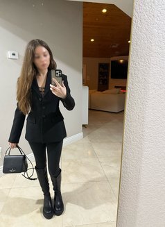 Emberlyn Slade - escort in Bali Photo 3 of 11