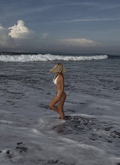 Melis - puta in Muscat Photo 4 of 21