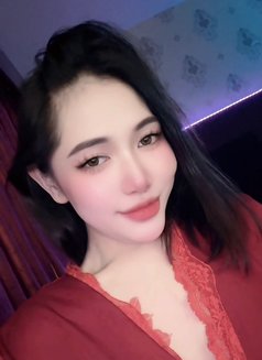 Emely - escort in Dubai Photo 5 of 5