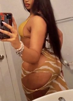 Emem - escort in Lagos, Nigeria Photo 2 of 4