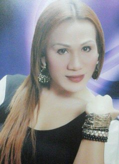 Emerald - Transsexual dominatrix in Makati City Photo 1 of 4