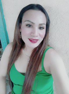 Emerald - Dominadora transexual in Makati City Photo 3 of 4