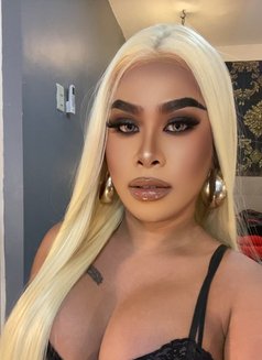 Emerald25 - Transsexual escort in Manila Photo 2 of 4
