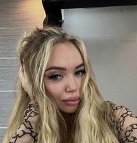 Emery - escort in Dubai Photo 1 of 3