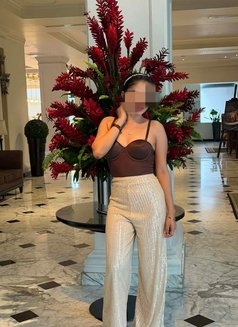 EMI - escort in Colombo Photo 2 of 5