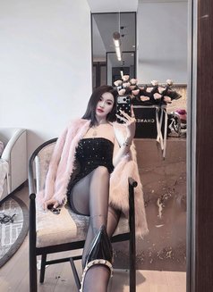 Emi - escort in Ho Chi Minh City Photo 2 of 5