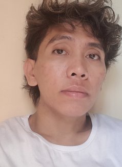 Emil 69 - Male escort in Manila Photo 3 of 4