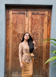 Emile chang - puta in Bali Photo 7 of 7