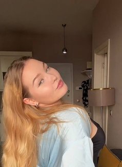 Emilia - escort in Jeddah Photo 1 of 24