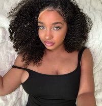 Emilie - escort in Muscat