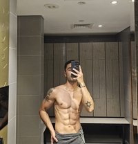 Emilio Vidal, Colombian, 22 - Male escort in Dubai Photo 1 of 11