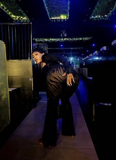 Emillia - puta in Dubai Photo 1 of 3