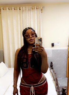 Emillia - puta in Dubai Photo 3 of 3