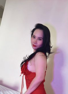 Emily - escort in Bangkok Photo 1 of 3