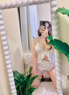 Emily - escort in Bangkok Photo 2 of 3