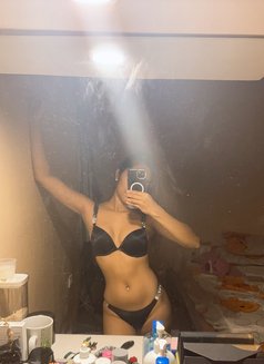 Emily - puta in Taichung Photo 3 of 3