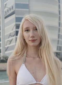 Emily Becker - escort in Dubai Photo 3 of 5