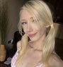 Young Blonde Emily - Acompañante in Dubai Photo 6 of 11