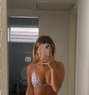 Emily - escort in Leeds Photo 1 of 4