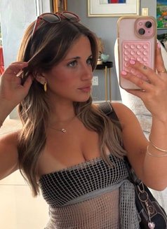 Emily - escort in London Photo 1 of 4