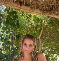 Emily - puta in Milan