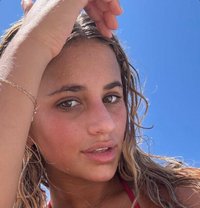 Emily - escort in Paris