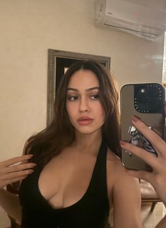 Emily - escort in Yerevan Photo 1 of 3