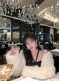 Emily - escort in Bangkok Photo 2 of 6