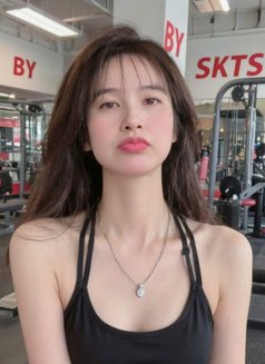 Emily - escort in Bangkok Photo 5 of 6