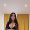 Emily - escort in Doha Photo 4 of 5