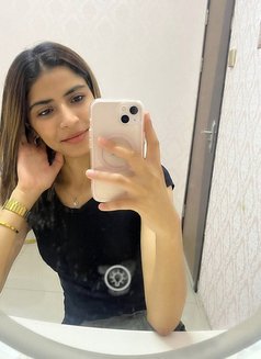 Emily Emi - puta in Karāchi Photo 3 of 4