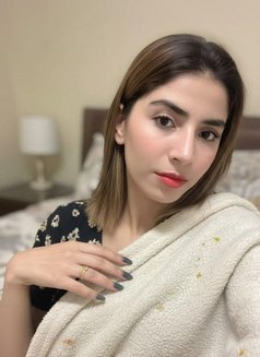 Emily Emi - puta in Karāchi Photo 4 of 4