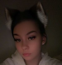 Emily - puta in Maldives