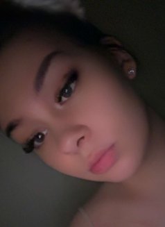 Emily - escort in Maldives Photo 2 of 3