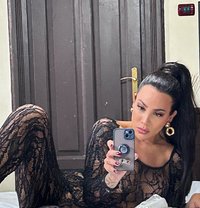 Emily - puta in Beirut Photo 1 of 11