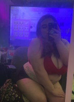 Alvina - escort in Dammam Photo 1 of 3