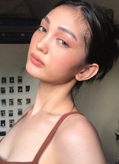 Emily - puta in Dubai Photo 7 of 7
