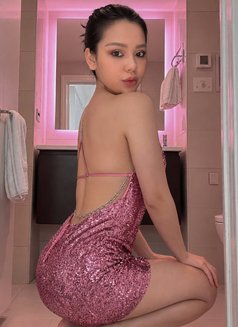 Emily - puta in Dubai Photo 6 of 6