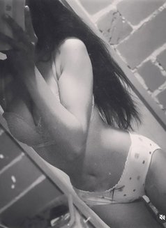 Emily - escort in Ho Chi Minh City Photo 3 of 14