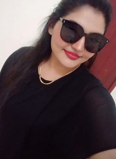 Emily - escort in Doha Photo 3 of 3